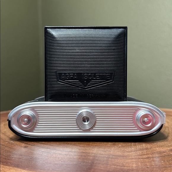 Agfa Isolette I - Working & GORGEOUS + Mystery Film - Picture 10 of 16